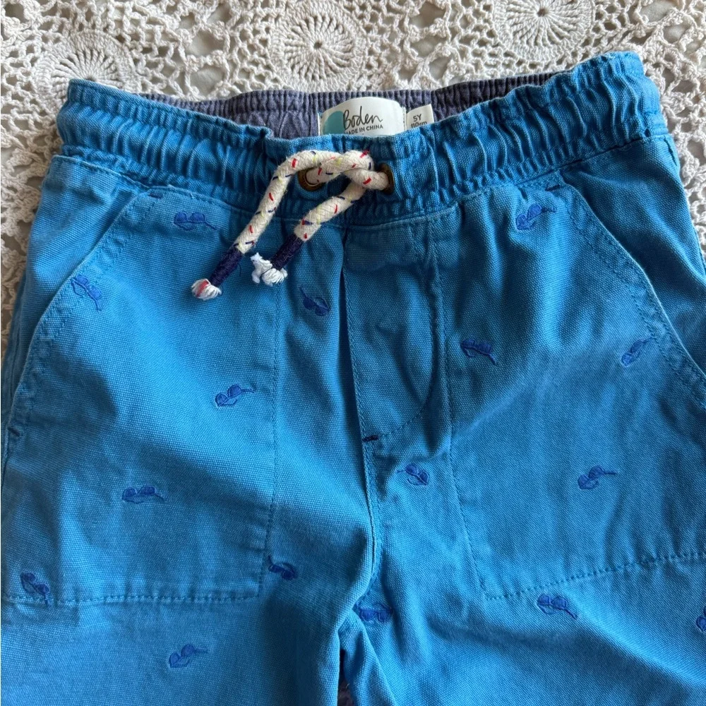Boden Sunglass Pull On Shorts - Picture 2 of 3